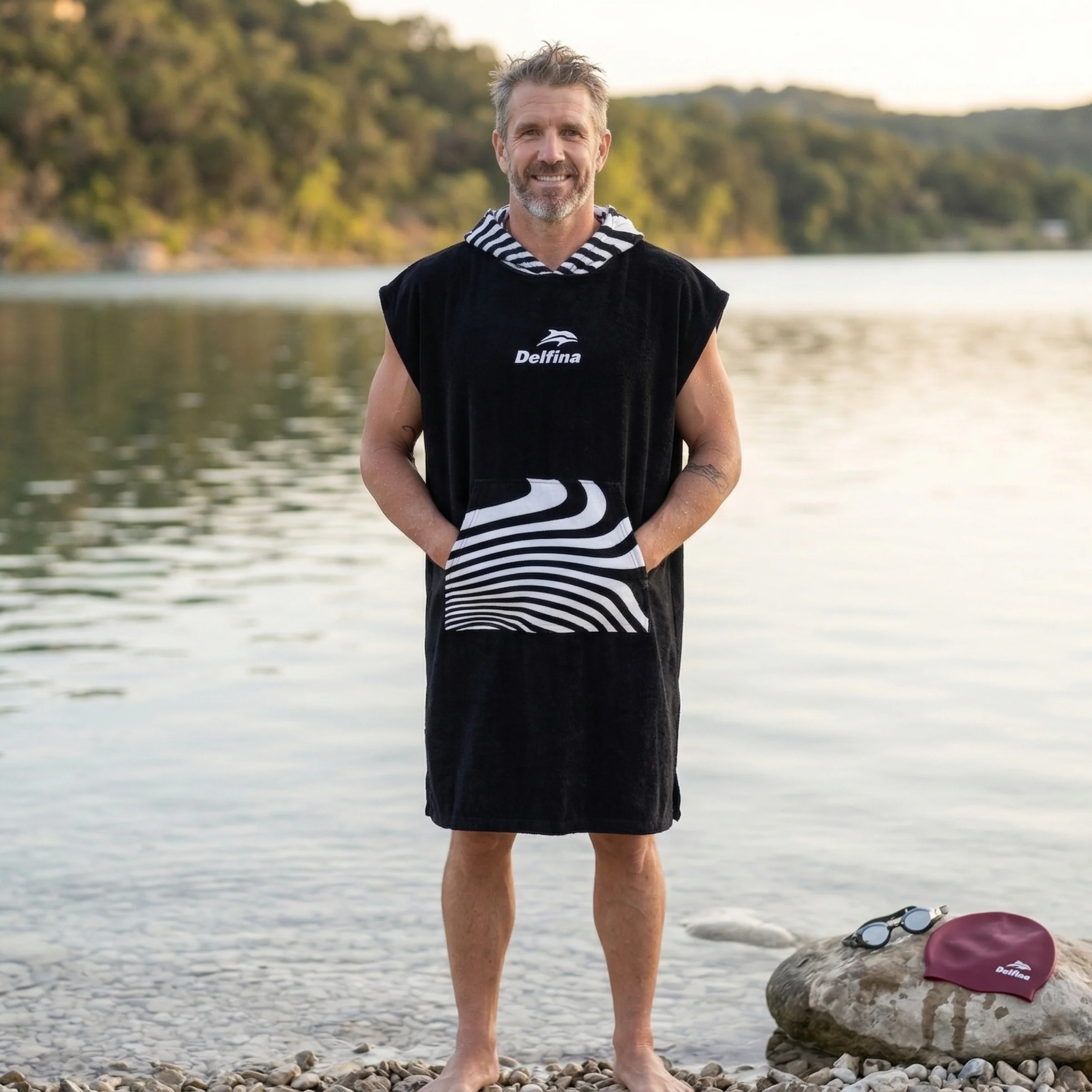 HOODED PONCHO TOWEL: FLOW BLACK - Image 3